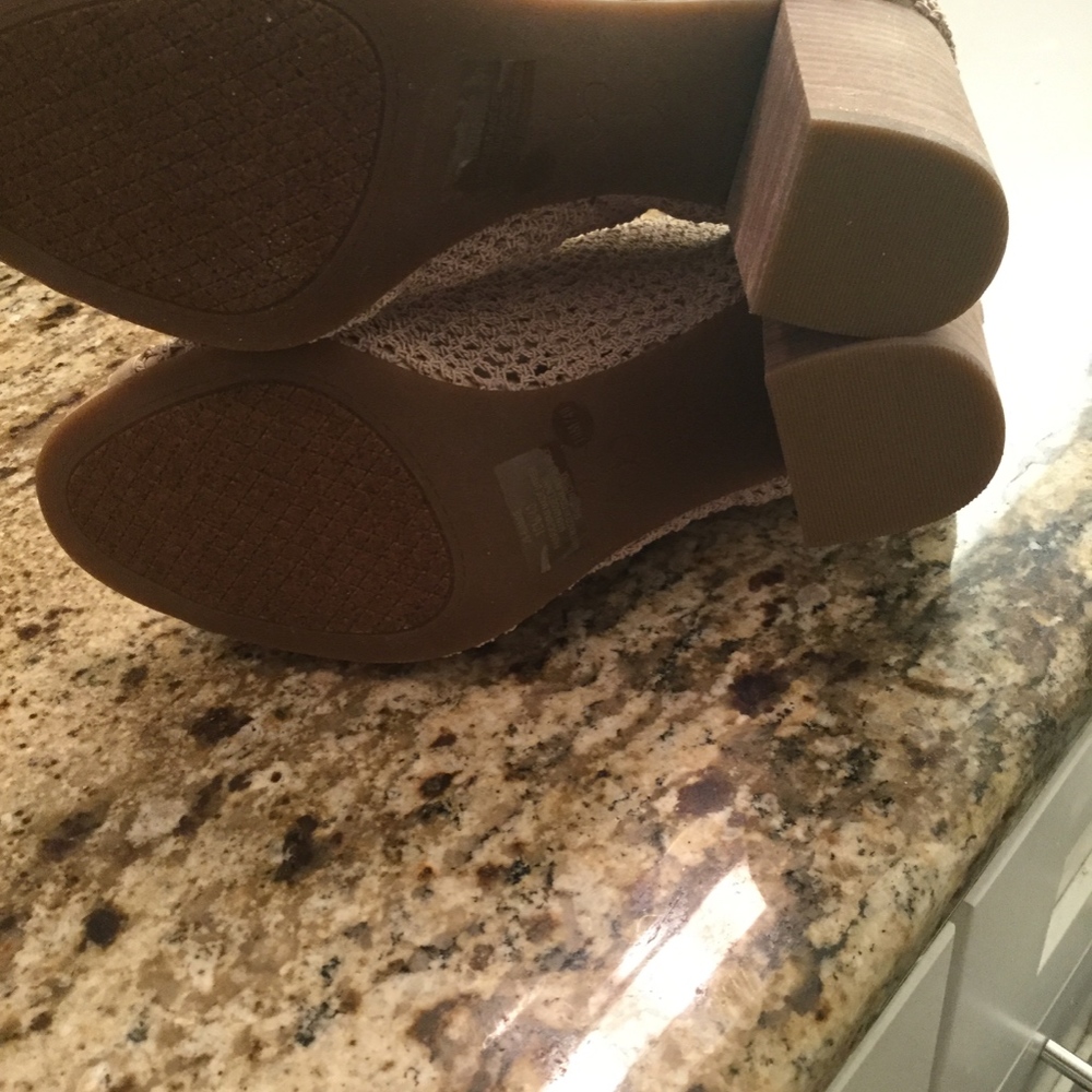 Jessica Simpson crochet peep toe booties 10 - Picture 3 of 3